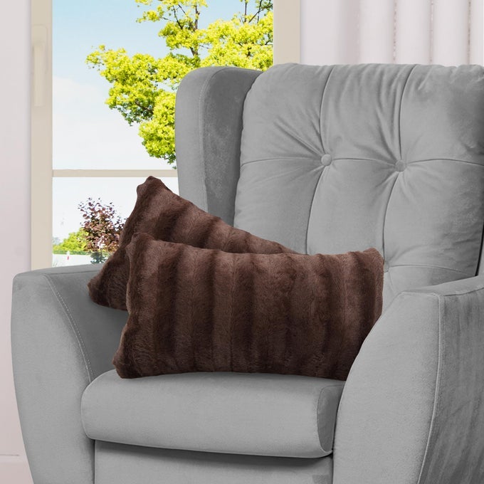 FAUX FUR THROW PILLOWS DECORATIVE PILLOWS FOR COUCH BED THROW PILLOWS CHOCOLATE ACCENT PILLOWS FOR BEDROOM OR LIVING ROOM AESTHETIC SET OF 2 FURRY THROW PILLOWS 12 X 20