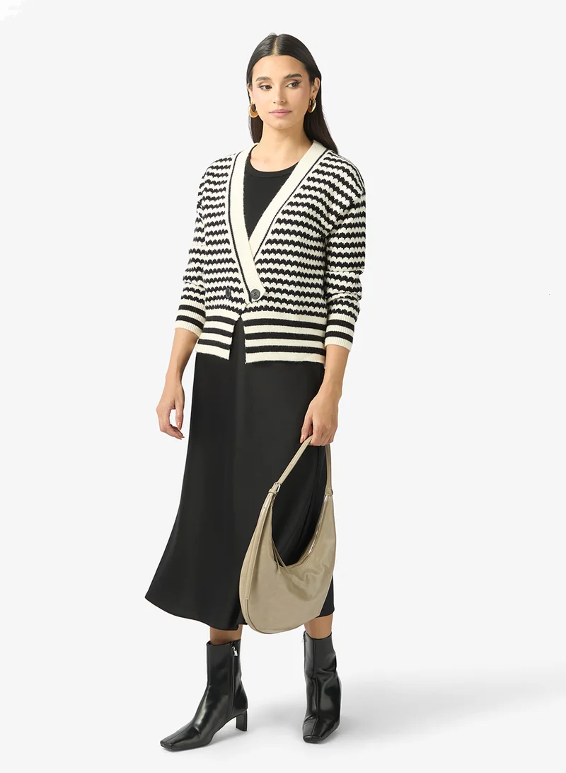 ايلا سترة مخططة