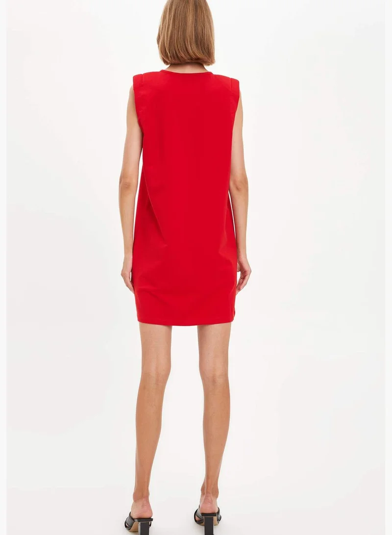 ديفاكتو Basic Sleeveless Dress with Shoulderpads