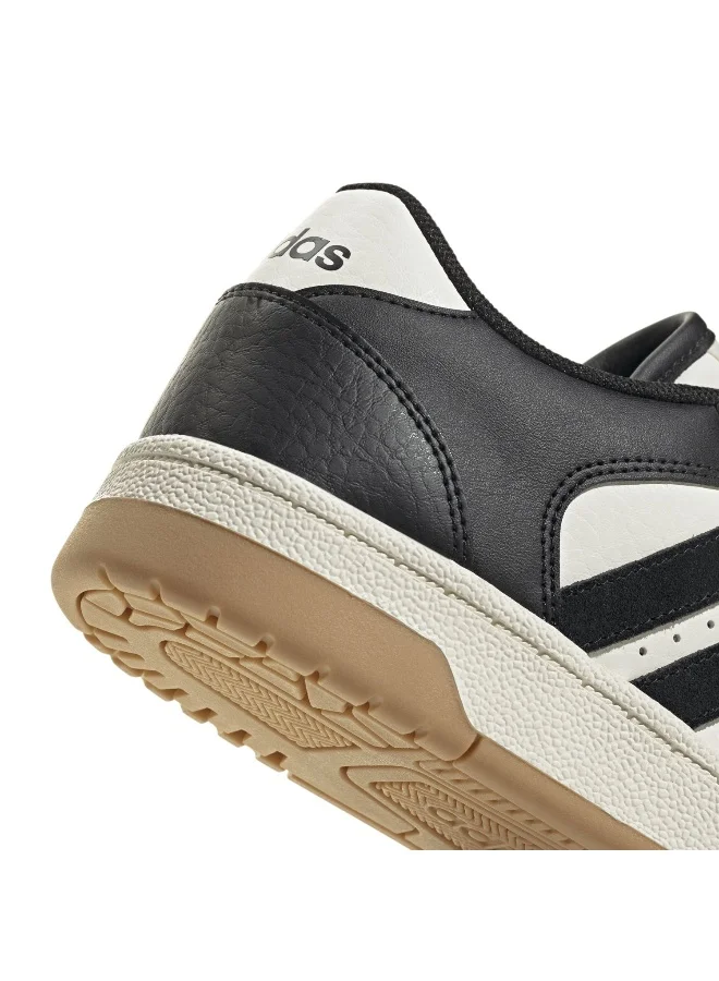 adidas شوز كرة سلة بلاك جونيور 3 من بريك ستارت