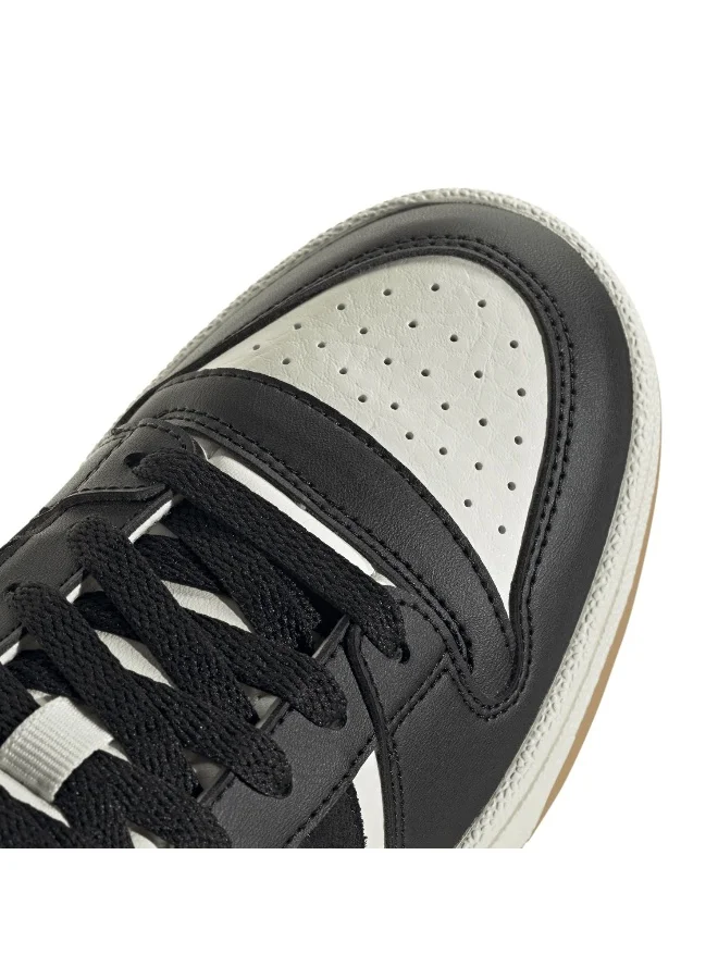 adidas شوز كرة سلة بلاك جونيور 3 من بريك ستارت