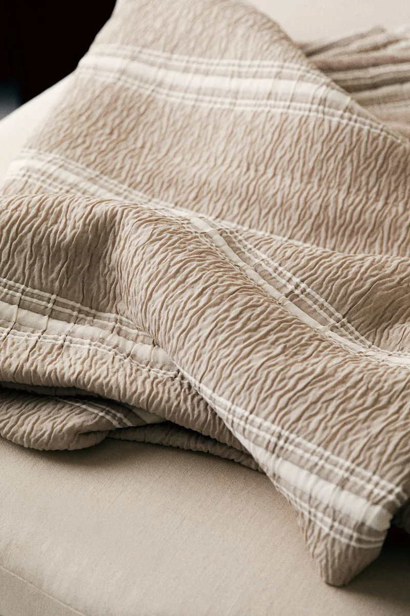 اتش اند ام مفرش سرير من نسيج الجاكار