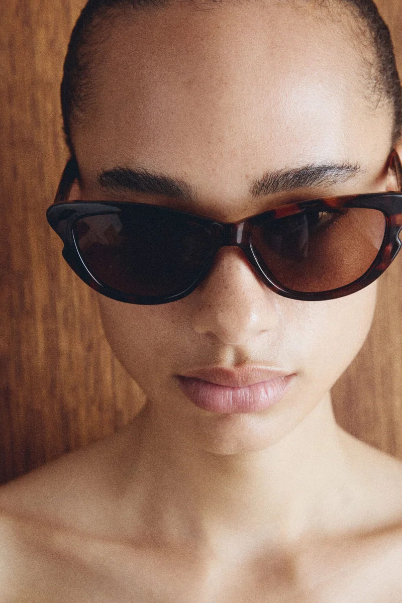 Wavy-detail sunglasses