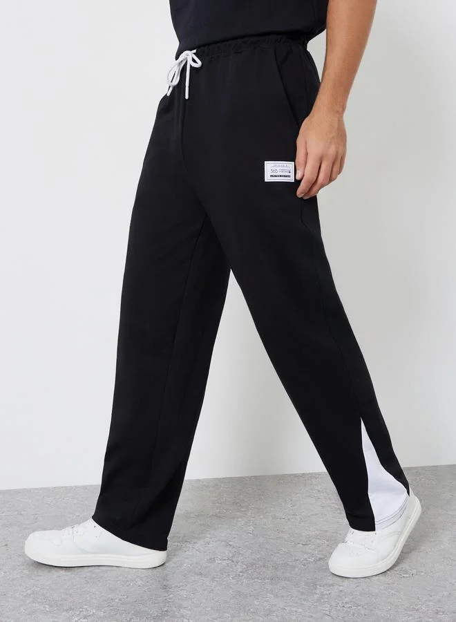 Men Black Straight Fit Badge Detail Joggers