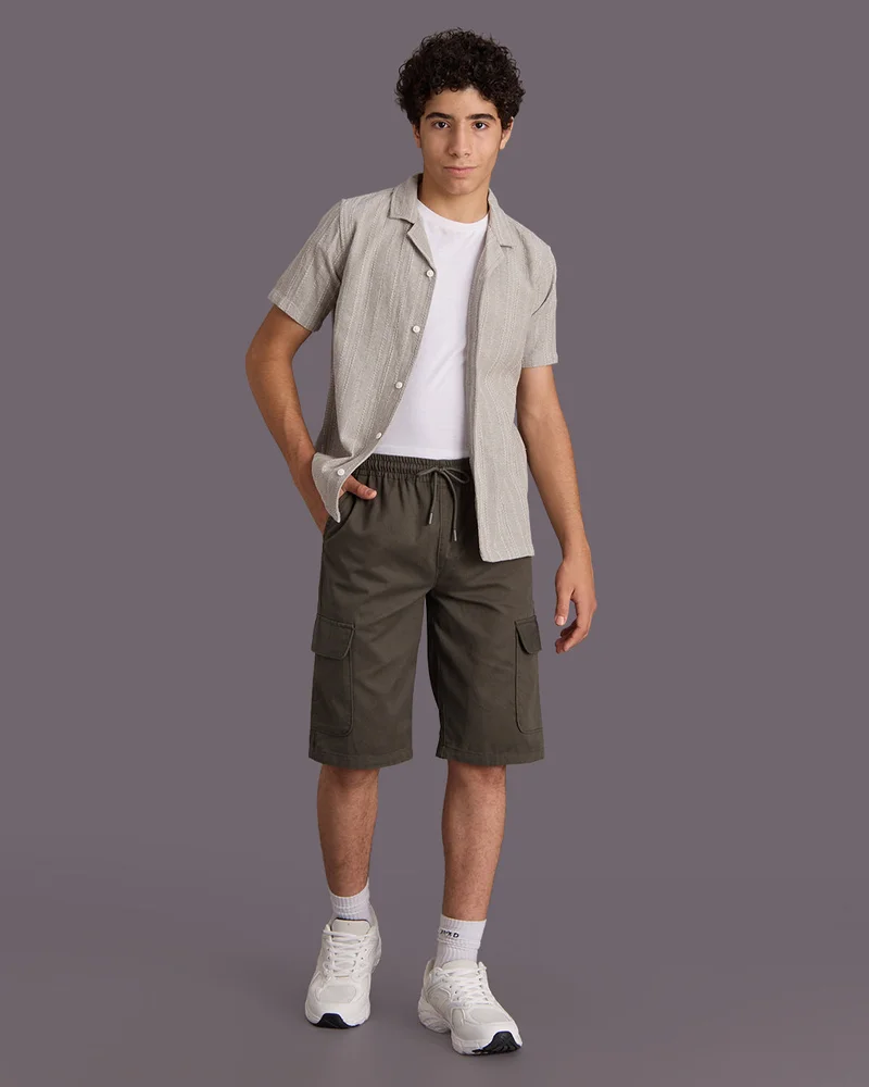 ردتاغ شورت كارغو باللون الأخضر للأولاد الكبار