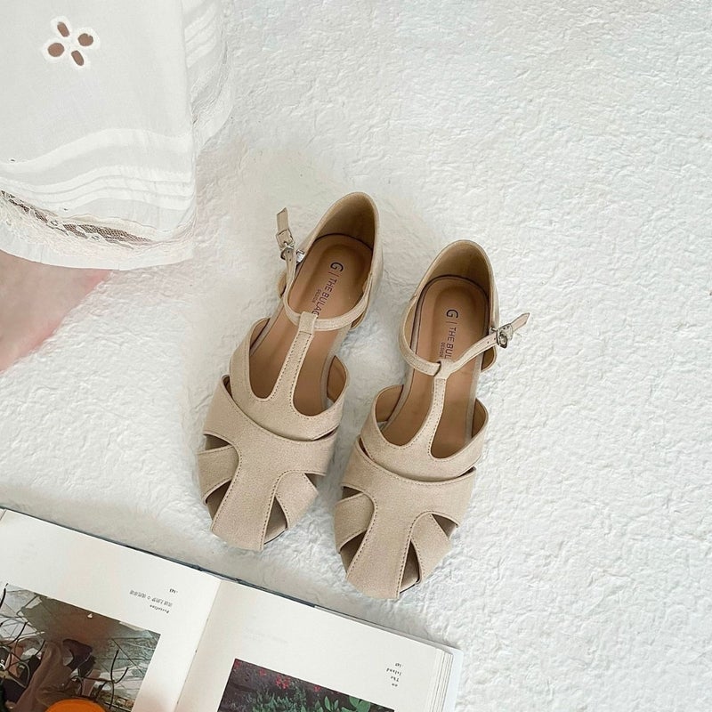 Women's Flat French Retro Cut-Out Roman Loafers - Image 2