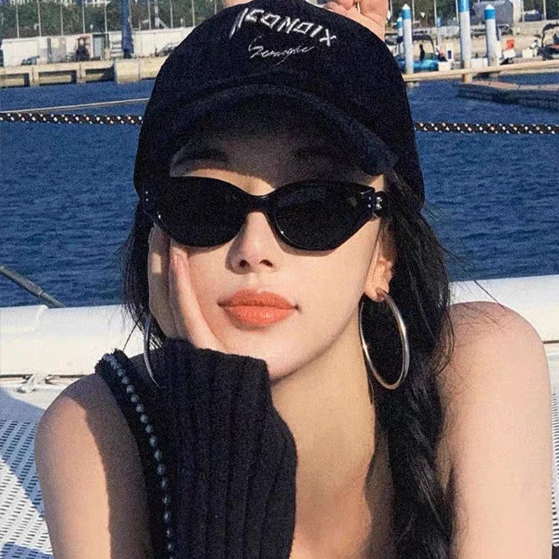 Vintage Cat-Eye Sunglasses for Women - Jennie Style, Narrow Frame, UV400 Protection, Trendy Polarized Shades