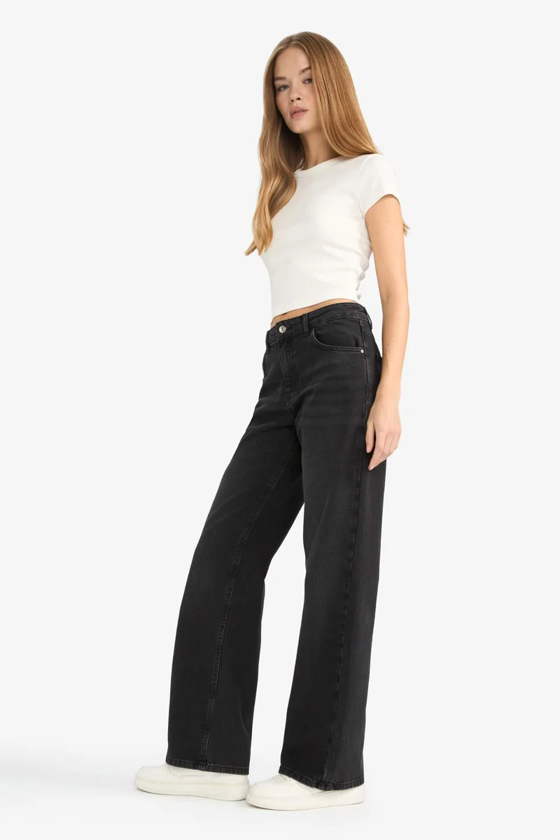 ديفاكتو Straight Fit High Waist Wide Leg Jeans