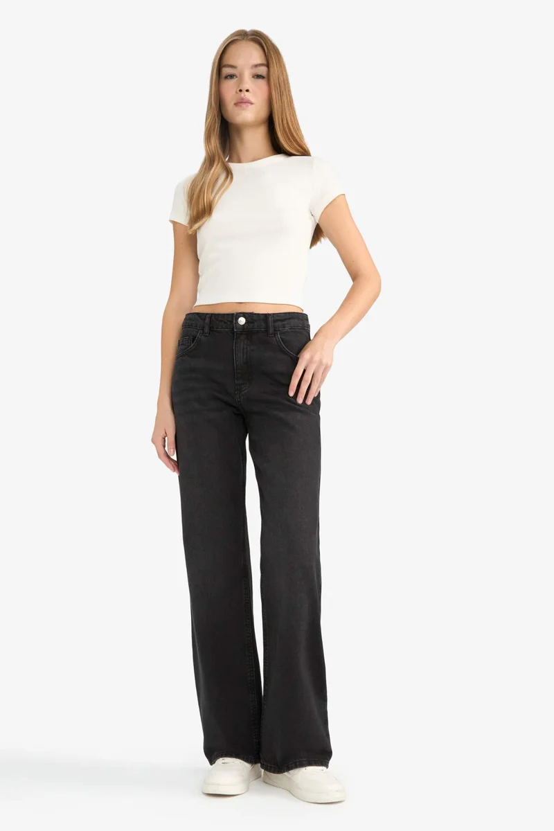 ديفاكتو Straight Fit High Waist Wide Leg Jeans