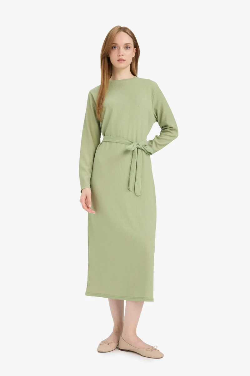 ديفاكتو Regular Fit Crew Neck Dress