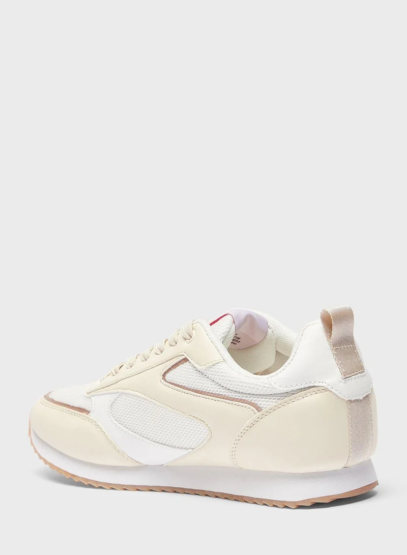 لي كوبر Lace Up Low Top Sneakers