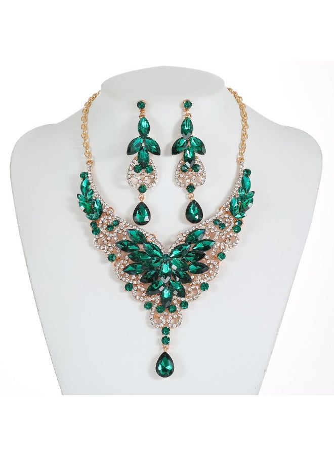 NIBEMINENT Exaggerated Vintage Crystal Gem Necklace Set with a Touch of Glamour