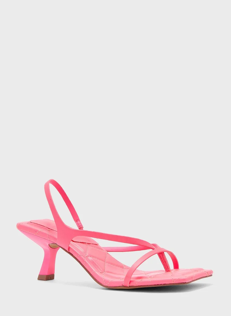 الدو Loni Sandals