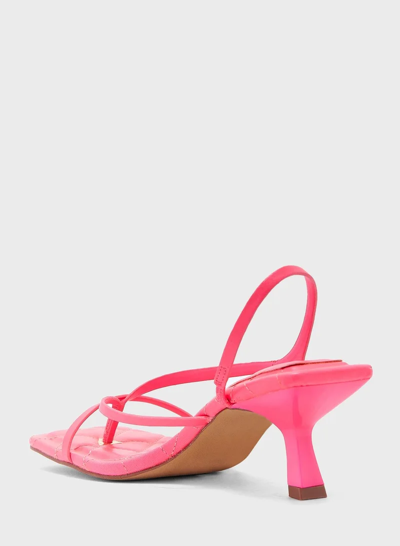 الدو Loni Sandals