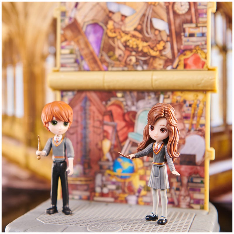 Wizarding World Harry Potter, Room of Requirement 2-in-1 Transforming Playset with 2 Exclusive Figures and 3 Accessories, Kids Toys for Ages 5 and up - Image 4
