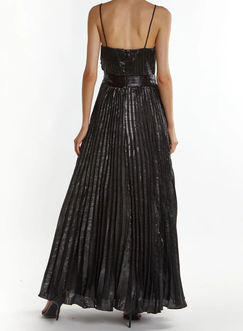ترو ديكادينس Kate Black-Crinkle Pleated Strappy Maxi Dress