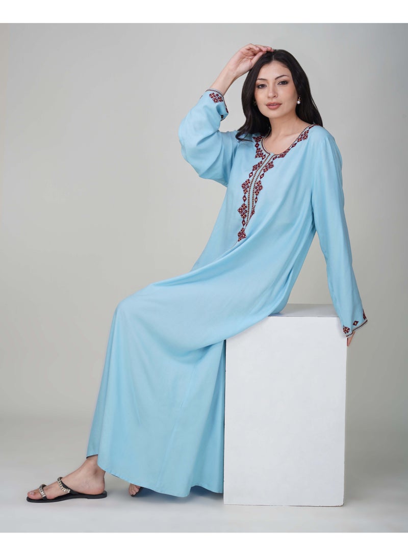 LINELLE جلابية لينيل للسيدات - فستان رايون أزرق بأكمام كاملة مع تفاصيل تطريز على الرقبة والأكمام - Image 2