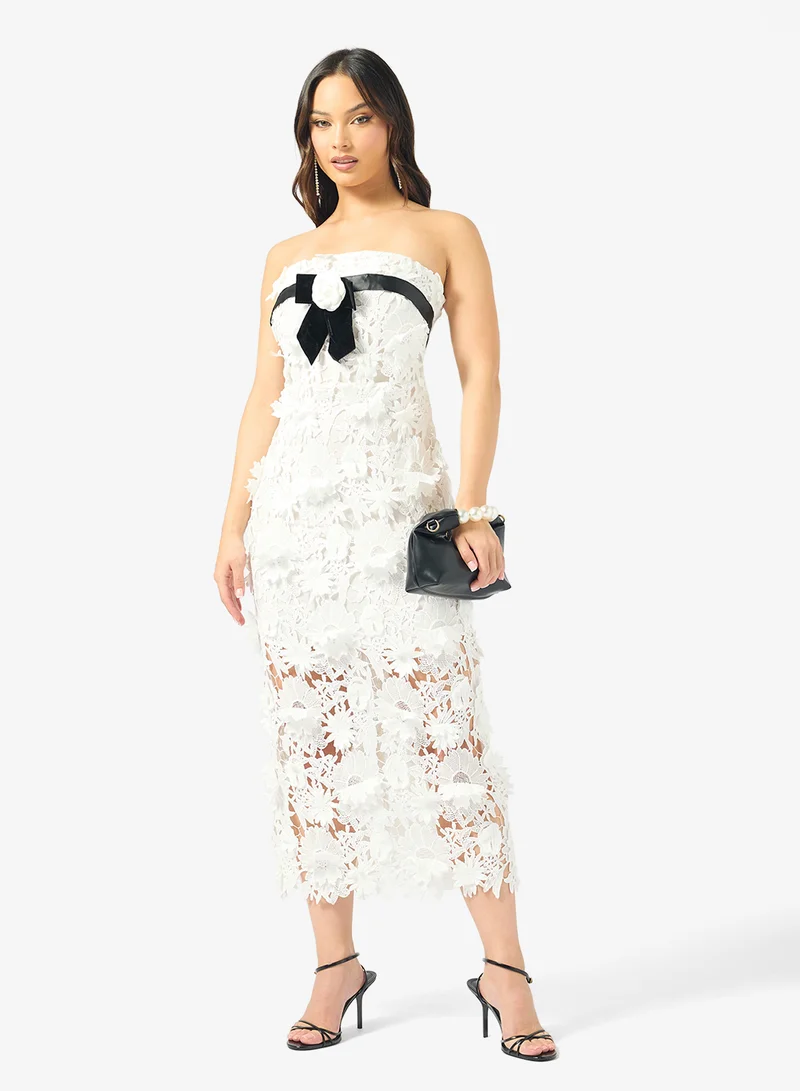 جينجر بوتيك فستان دانتيل مطرز بزخارف زهور ثلاثية الأبعاد بدون حمالات