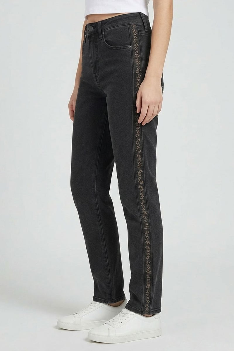 Sam Edelman Women Slim Fit Washed Stretchable Jeans, Washed Black - Image 3