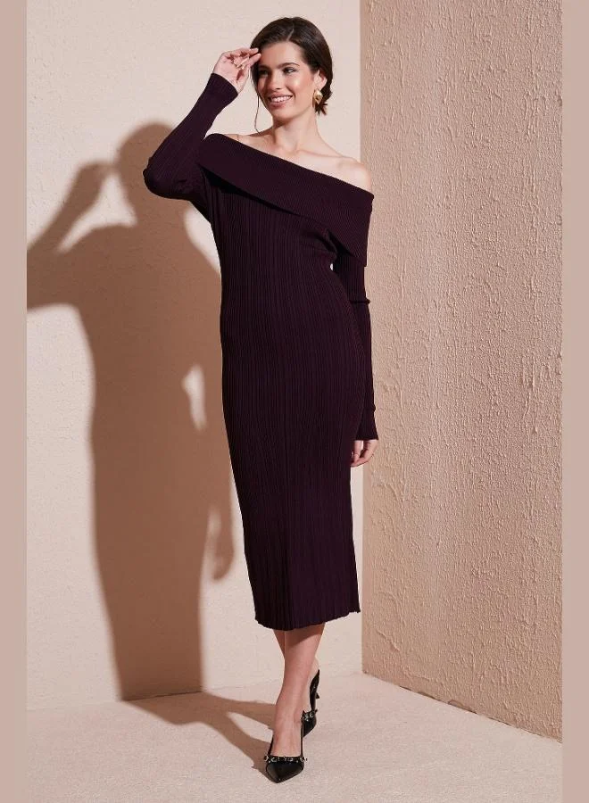 ليلا فستان نسائي ضيق متوسط الطول بياقة كارمن مضلع من ليلا