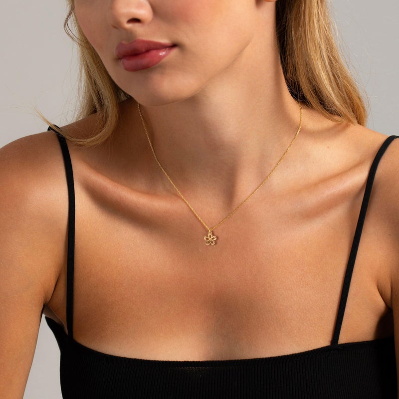 VRIUA Flower Necklace for Women 14k Gold Plated Dainty Gold Flower Necklace Simple Jewelry Everyday for Women - Image 3