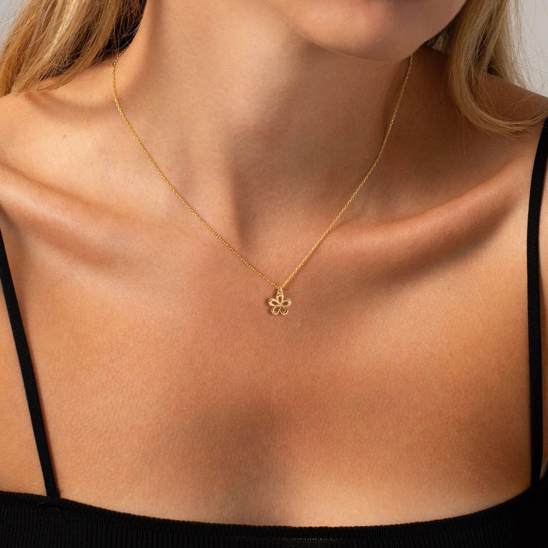 VRIUA Flower Necklace for Women 14k Gold Plated Dainty Gold Flower Necklace Simple Jewelry Everyday for Women - Image 5