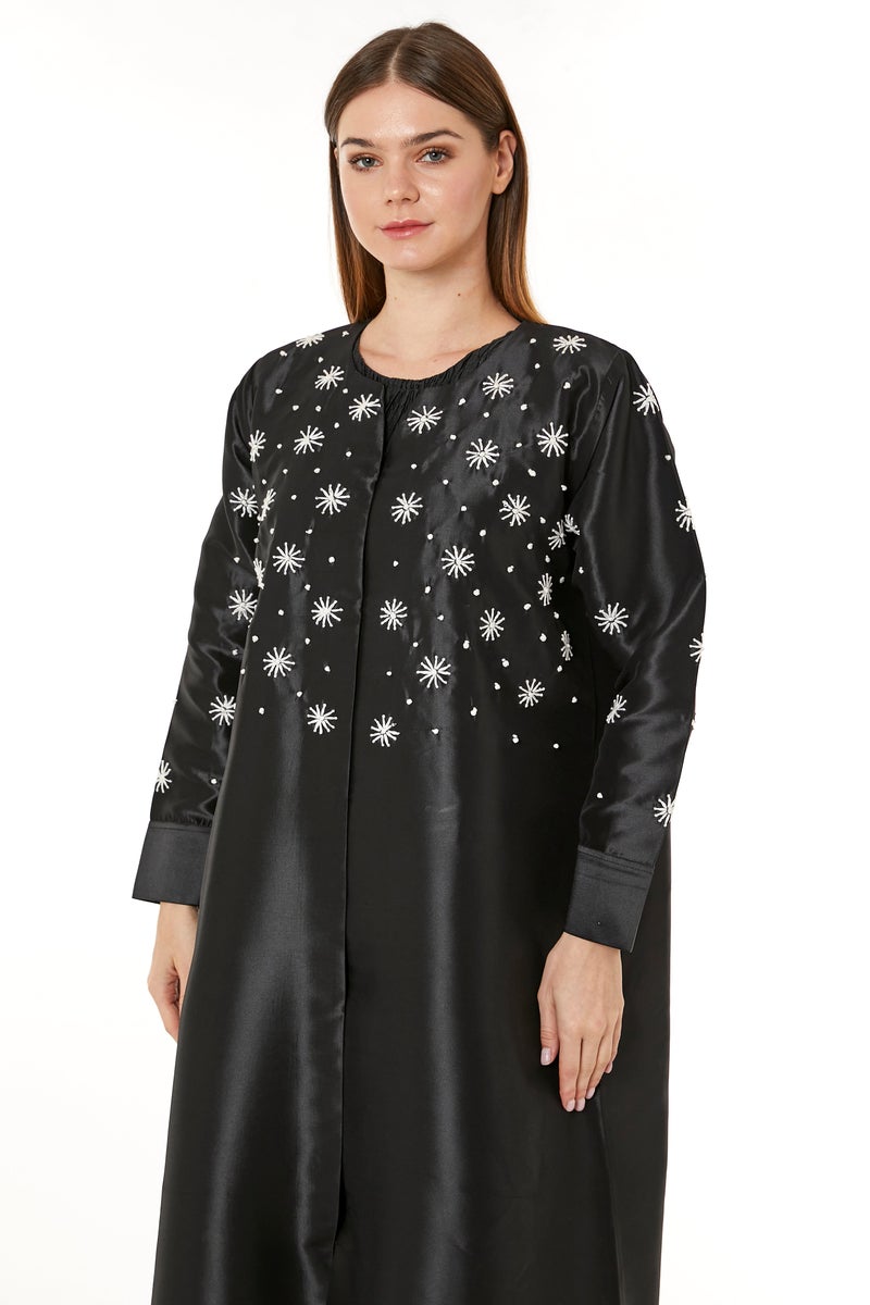 Moistreet Embroidered Satin Abaya - Image 3