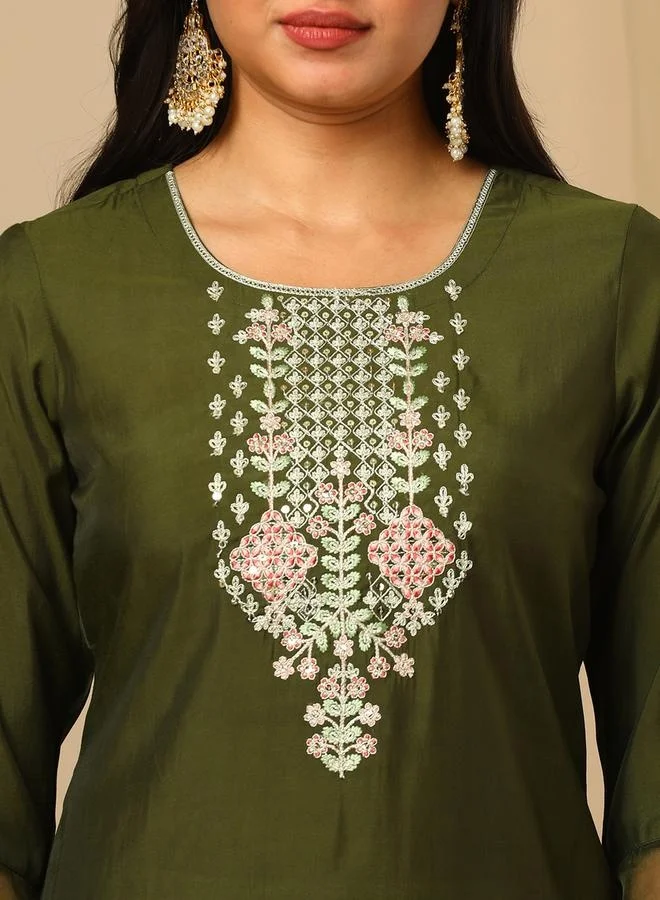 globus Globus Women Green Round Neck Zari Embroidered Yoke Design Straight Calf Length Ethnic Kurta by Styli