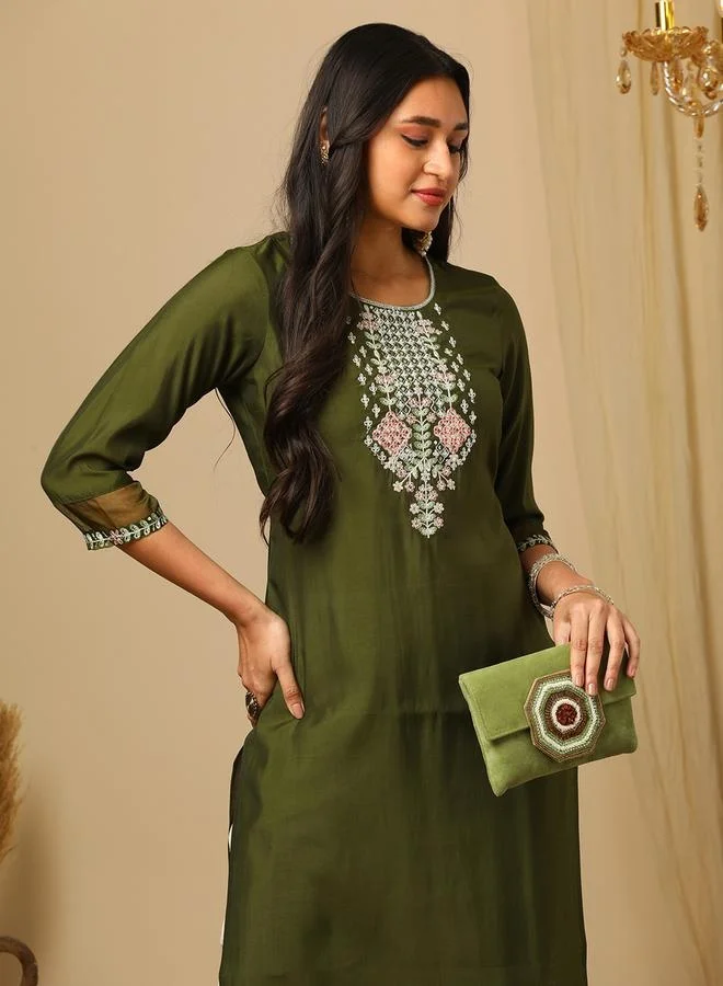 globus Globus Women Green Round Neck Zari Embroidered Yoke Design Straight Calf Length Ethnic Kurta by Styli