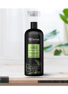 TRESemmé Flawless Curls Moisturizing Shampoo 828ml  - Image 3