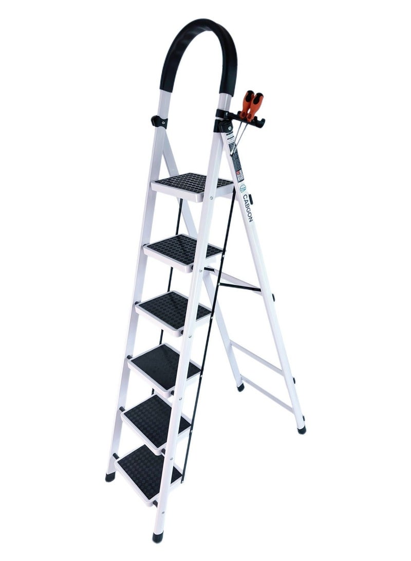 كابجون سلم قابل للطي بخطوات للاستخدام المنزلي، سلم قابل للطي بالخدمة الشاقة مع درع، بدسات عريضة غير انزلاقية، سلم فولاذي خفيف الوزن للمطبخ، المكتب، المكتبة، المستودع (أبيض) - Image 1