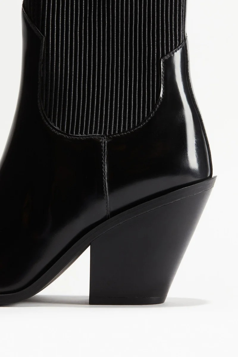 H&M Pointed Boots