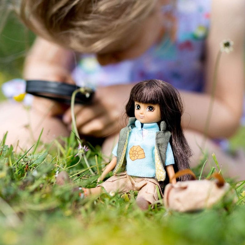 Lottie Pop Fossil Hunter Doll with Accessories - Image 5