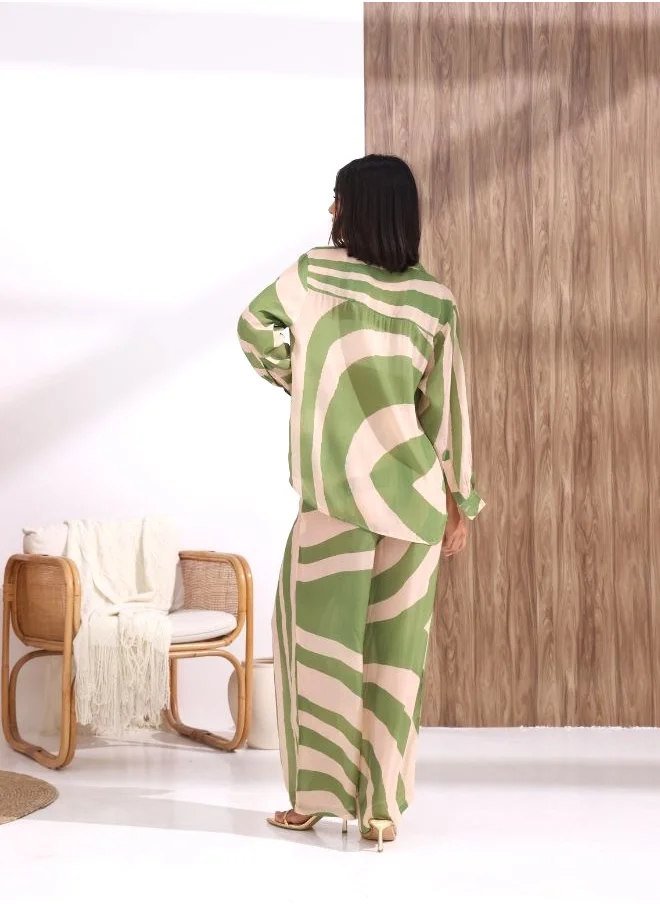 ذاتس ماي جال قميص مجموعة Co Ord مطبوع تجريدي