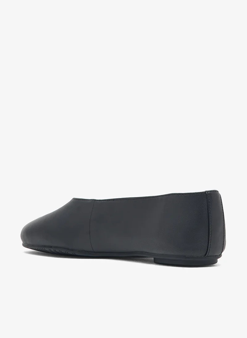 كالفن كلاين Casual Round Ballerina