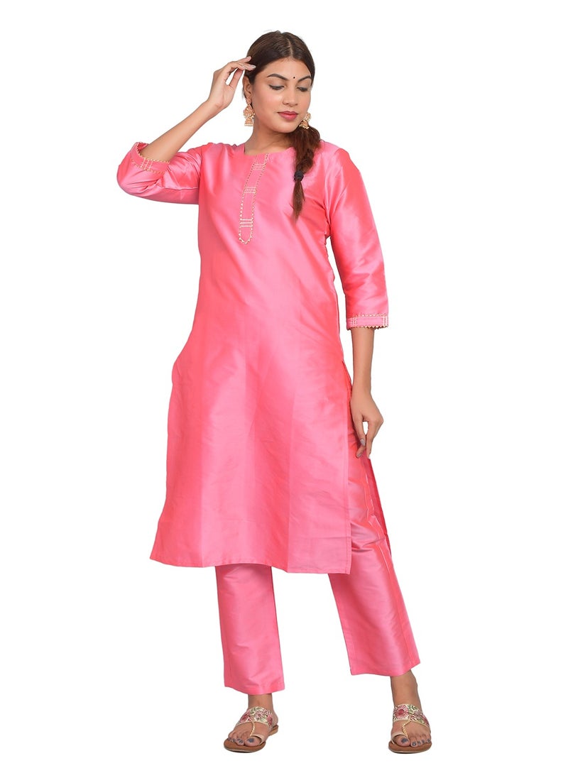 ريارا كورتي نسائي وردي مع طقم بنطلونات 3/4 كم كورتا بانت طقم حرير فني (تفتا سادة) مقاس XXL  - Image 2