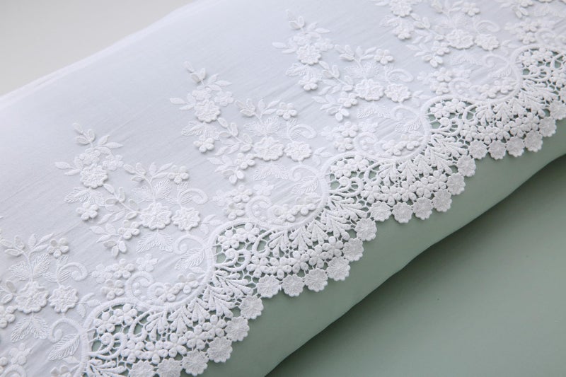 Meaning4 White Lace Pillow Shams with Embroidered 3D Flowers Retro Noble Luxury Elegant Look Pillowcases 100% Cotton Queen Size 2-Pack - Image 3
