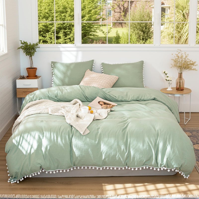 Bedbay Sage Green Queen Comforter Set Pom Pom Comforter 3 Pieces Farmhouse Boho Bedding Set Shabby Chic Ball Fringe Aesthetic Room Decor Soft Preppy Bedding Set