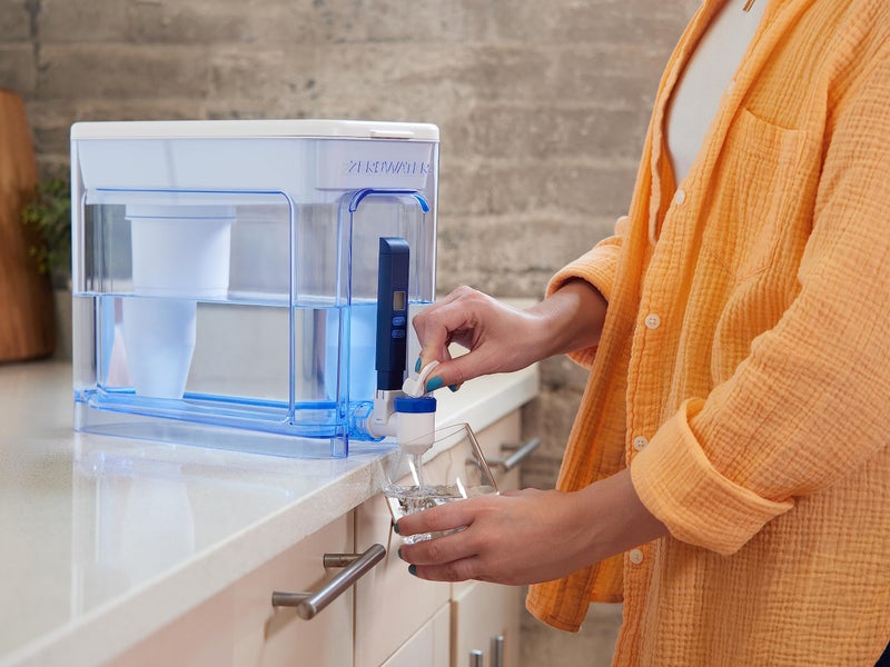 Zerowater 32-Cup Ready-Read 5-Stage Water Filter Dispenser With Instant Read Out - 0 Tds For Improved Tap Water Taste - Iapmo Certified To Reduce Lead  Chromium  And Pfoa/Pfos - Image 5