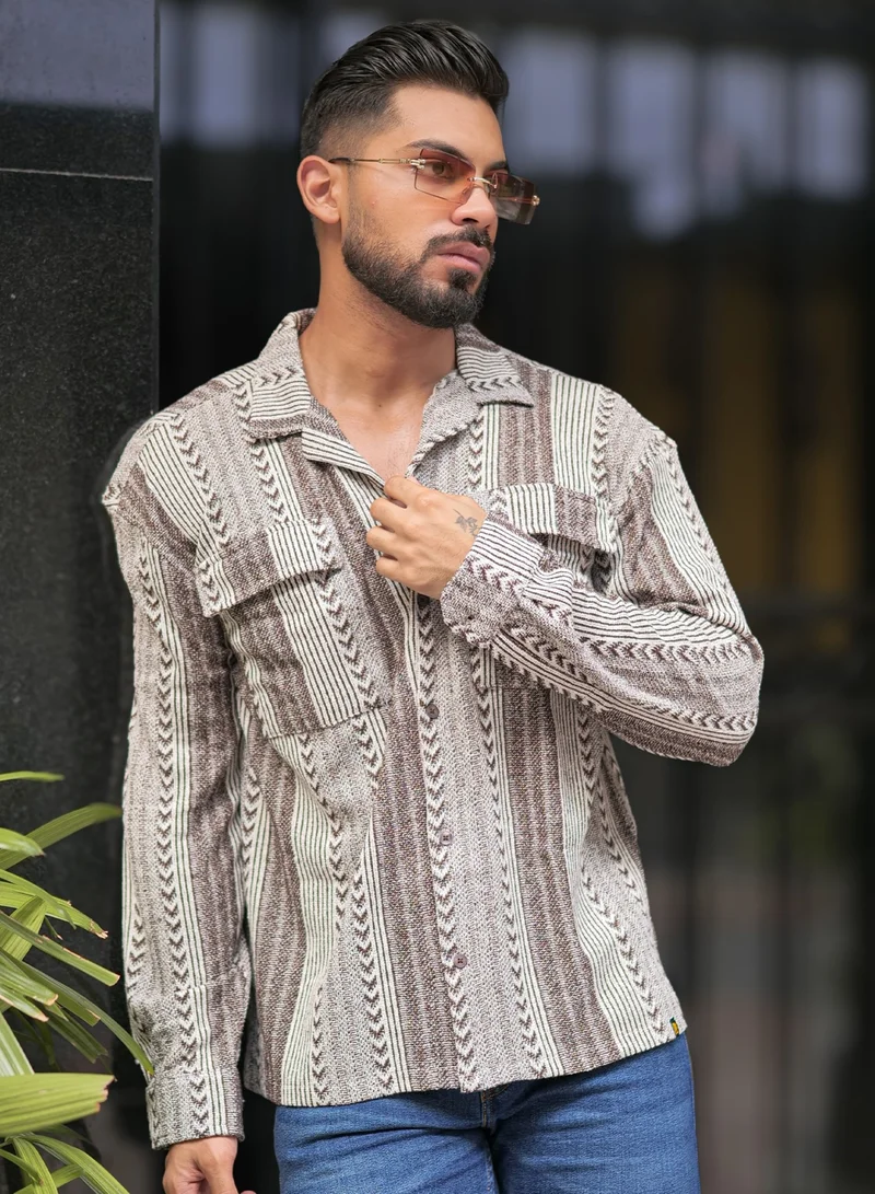 مانياك قميص رجالي بني بأكمام كاملة وياقة بياقة كبيرة