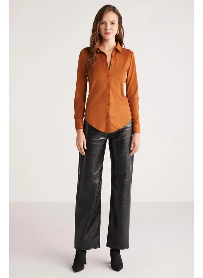 Ethiquet Peyton Women's Slim Fit Narrow Cut Artificial Suede Classic Knit Shirt.