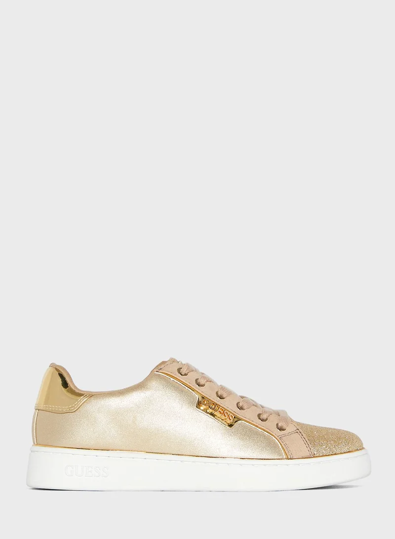 GUESS Banq Low Top Sneaker