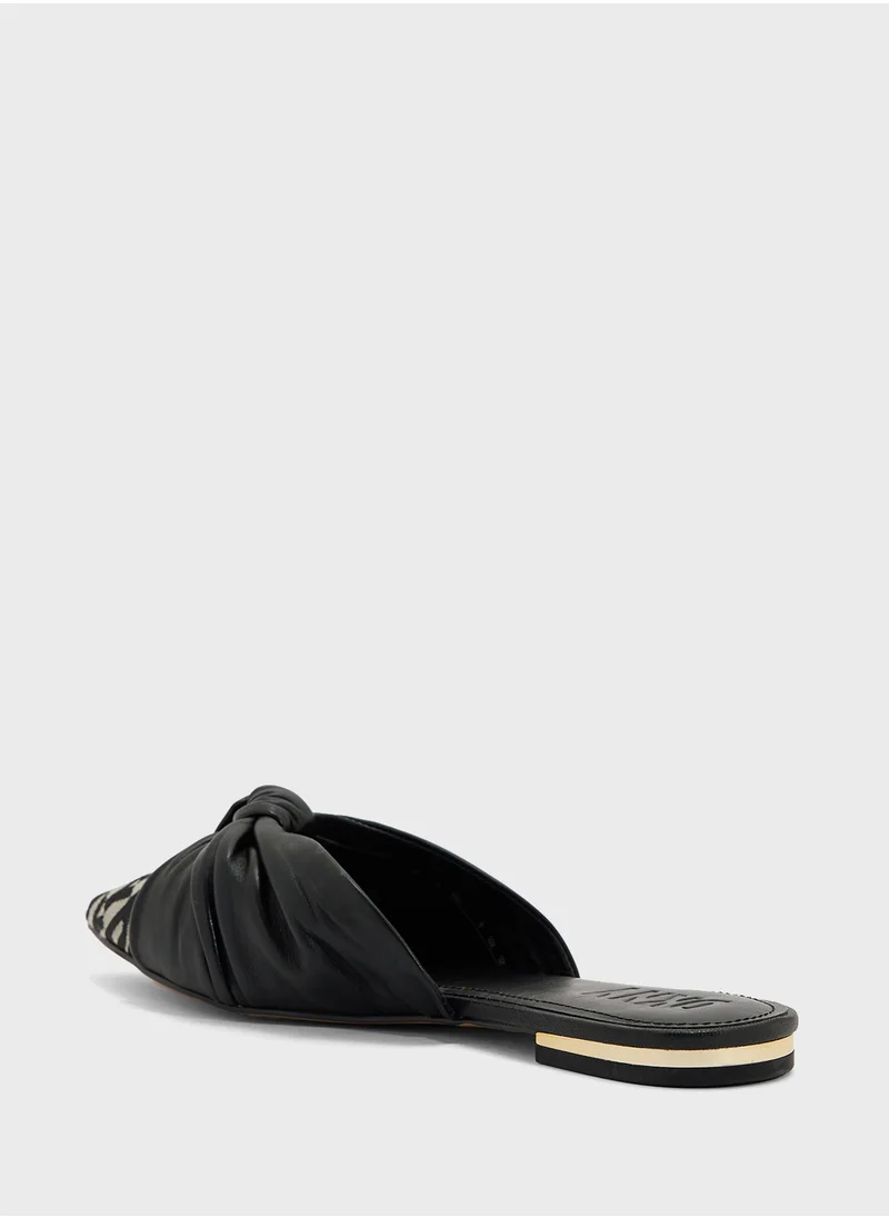 دكني Monogram Detailed Mules