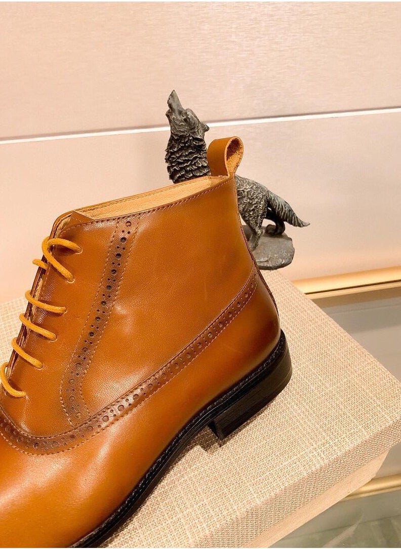 General - Men's Retro Fashion Shiny Pointed Toe Boots Low Heel Lace Up Casual And Comfortable Printed Short Boots Leather Shoes - Image 1
