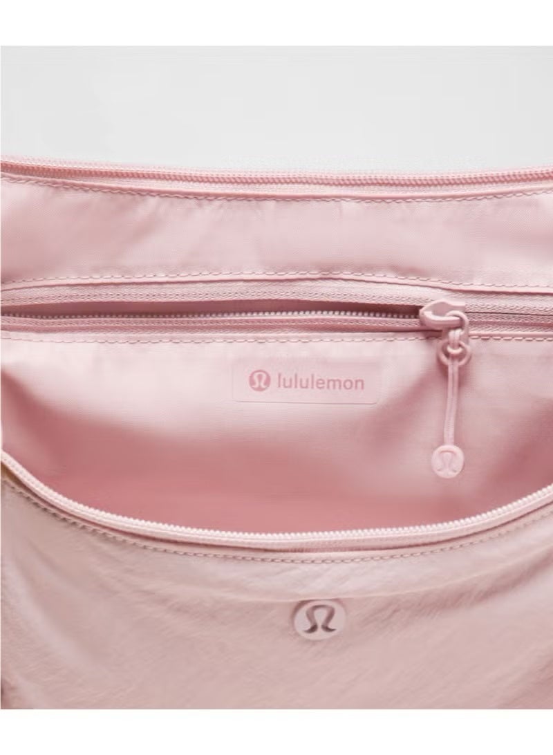 Lululemon Slouchy Crossbody Bag - Large Capacity, Sports-Friendly, Portable Storage - Image 2