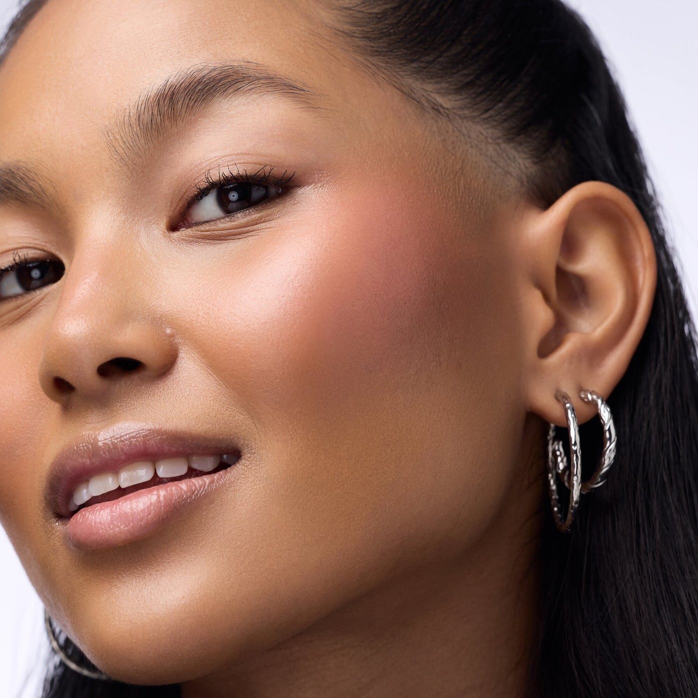 أحمر خدود تشارم متعدد الاستخدامات ٠١٠