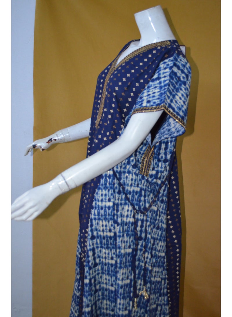 زينة جلابية نسائية أنيقة مطرزة – واسعة من الأسفل، بأكمام باتوينج، بشريط جانبي قابل للتعديل - Image 3