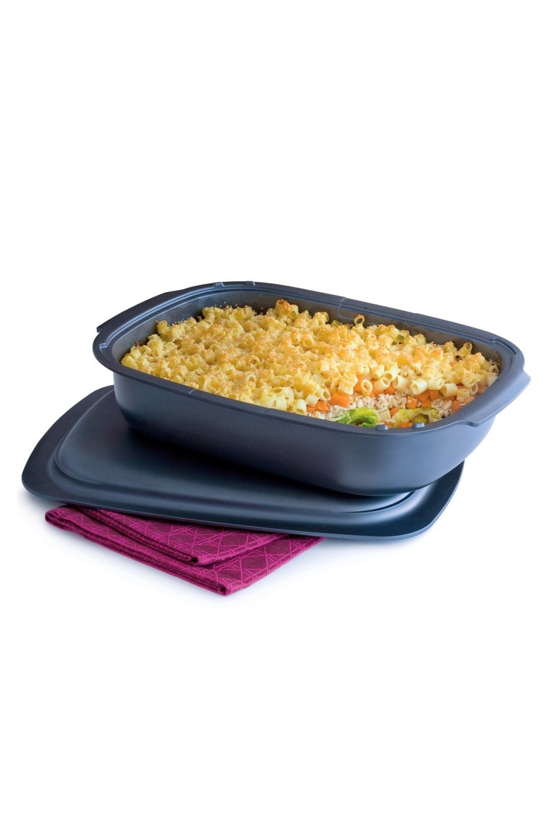 Tupperware Ultra Pro  tupperware 3.3L with cover - Image 1