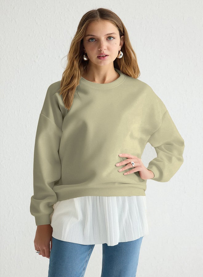 trendyol Women’s Sleeveless White Top with Pleated Hem - Image 4