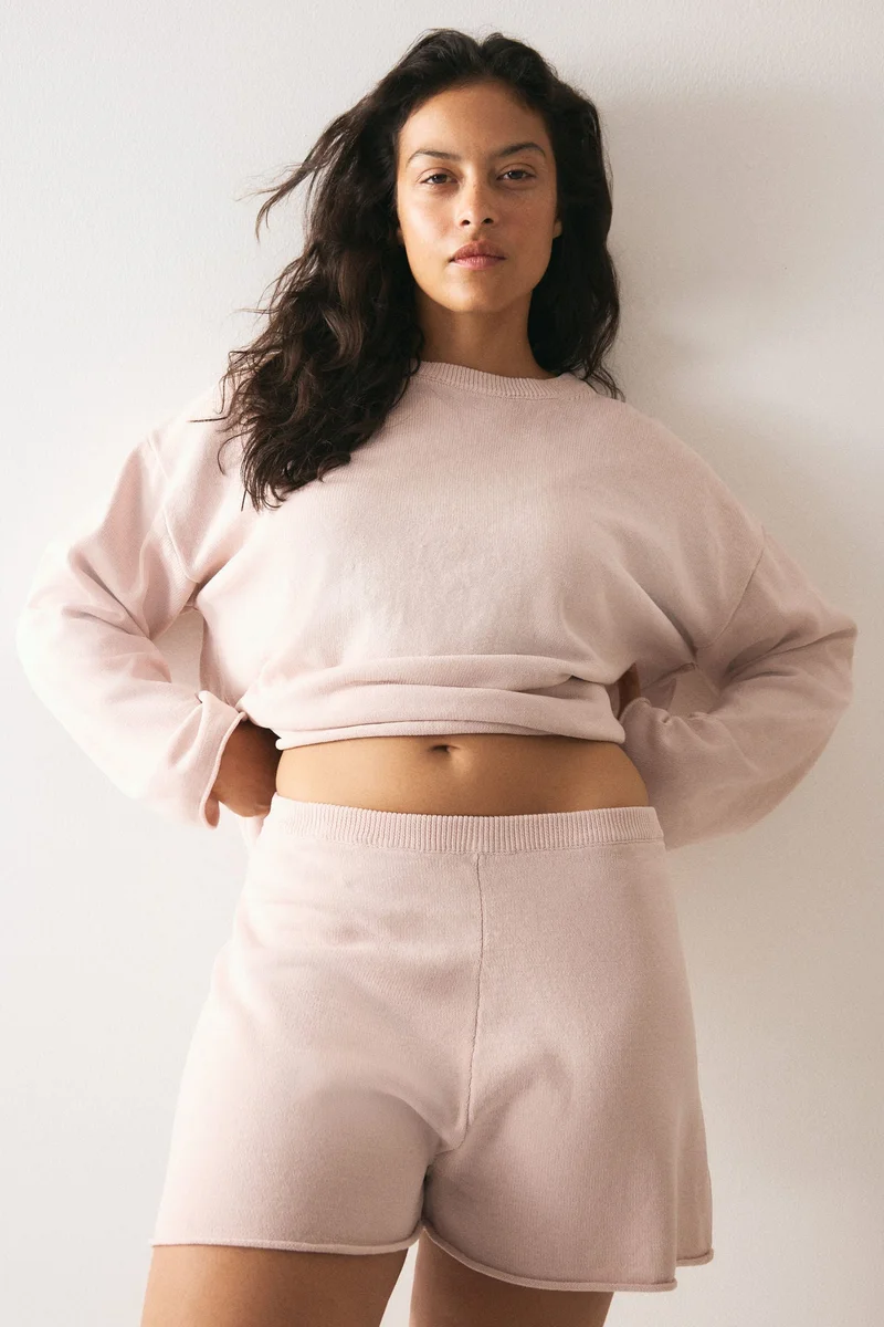 اتش اند ام شورت محبوك